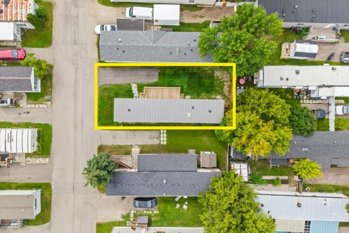 Property Photo:  6220 17 Avenue SE 242  AB T2A 7H4 