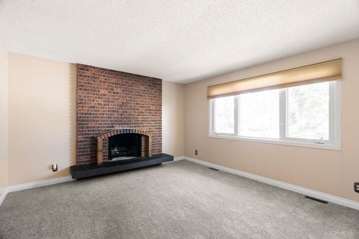 Property Photo:  130 Hillary Place  AB T9H 3T6 