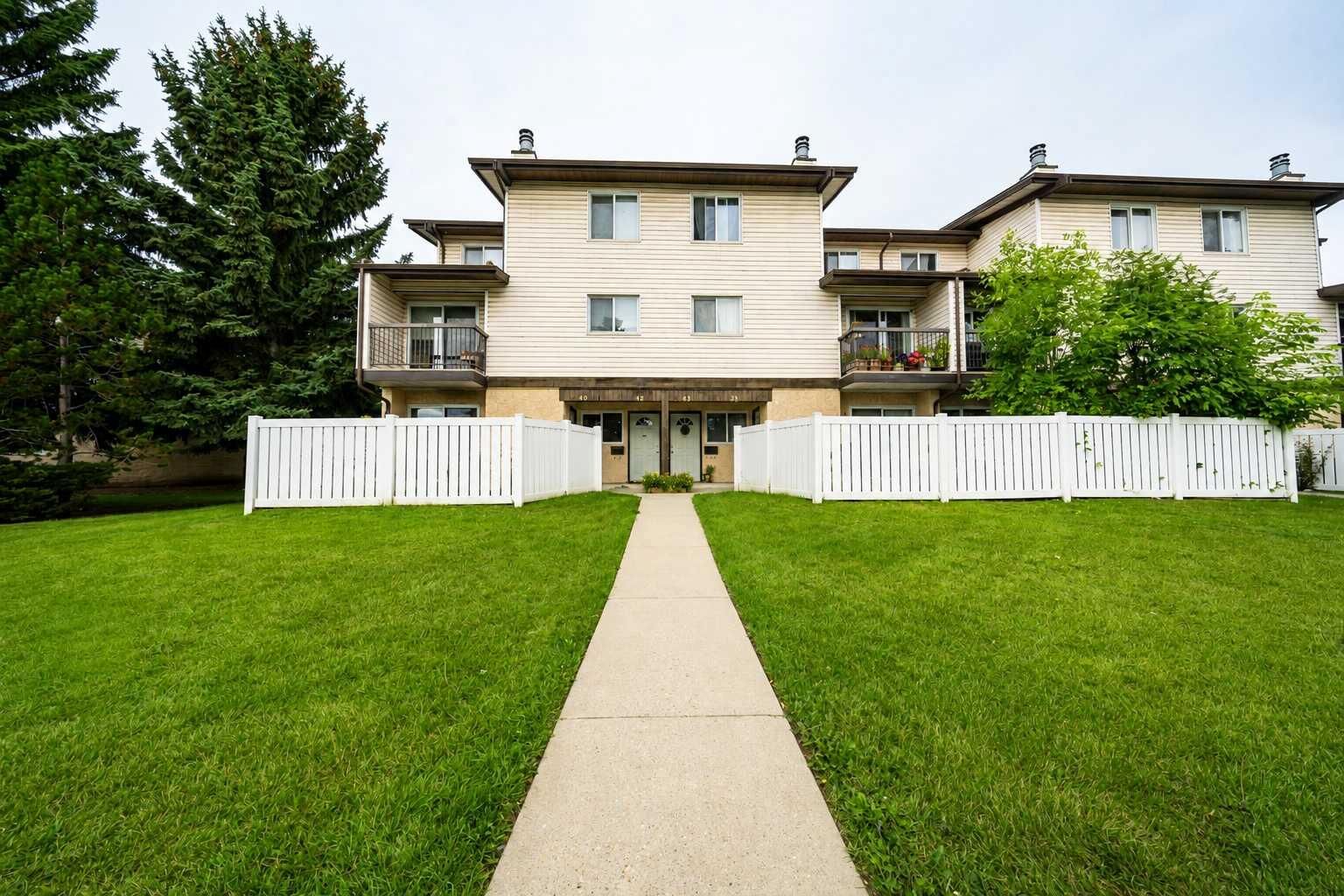 Property Photo: 3745 Fonda Way SE 40 AB T2A 5W7
