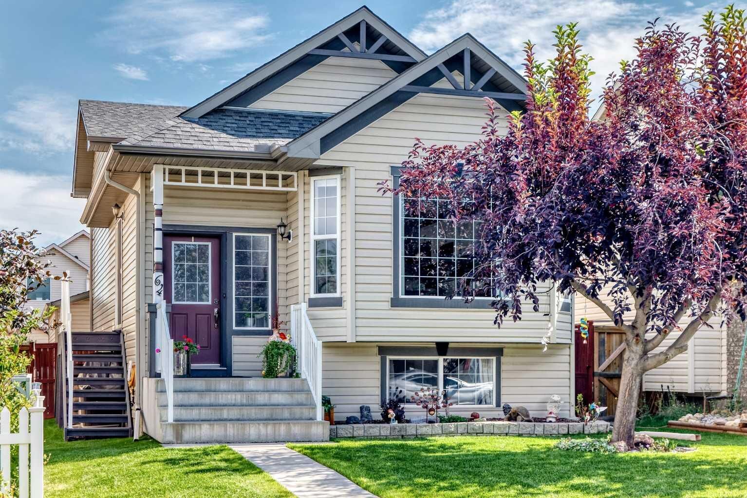 Property Photo:  64 Cimarron Grove Close  AB T1S 2L7 