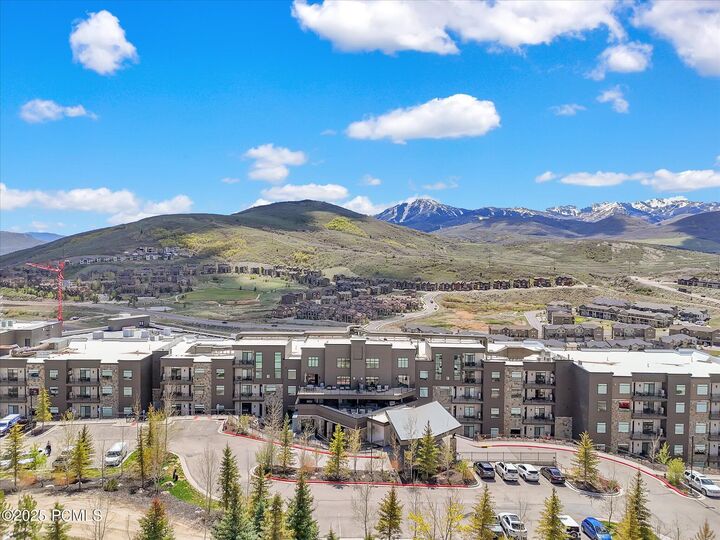 Property Photo:  909 W Peace Tree Trail 203  UT 84036 