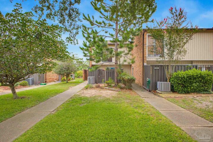 Property Photo:  4820 Huron Dr  FL 32507 