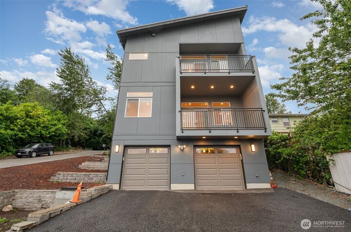 Property Photo: 5426 31st Avenue S WA 98108