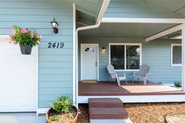 Property Photo: 2419 Arbutus Ln WA 98363