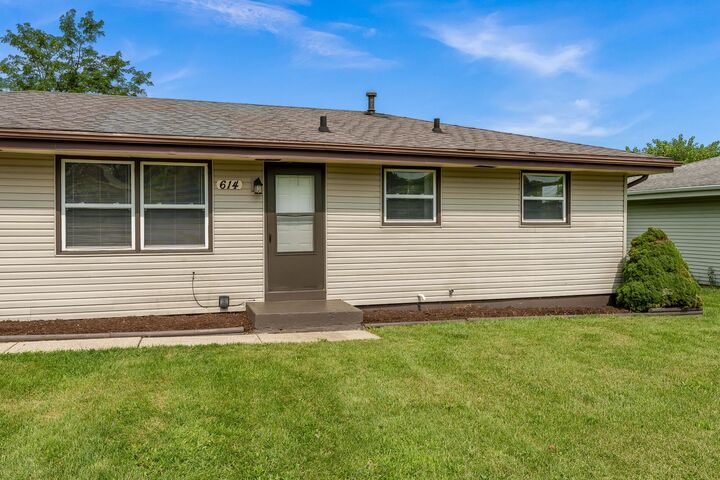 Property Photo:  614 Overland Trail  IL 61101 