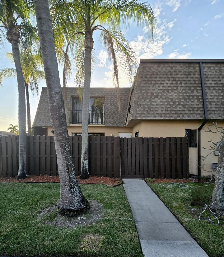 Property Photo:  4204 Waterview Circle  FL 33461 