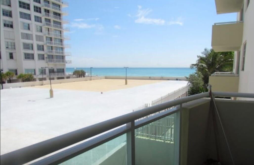 Property Photo:  3001 S Ocean Drive  FL 33019 