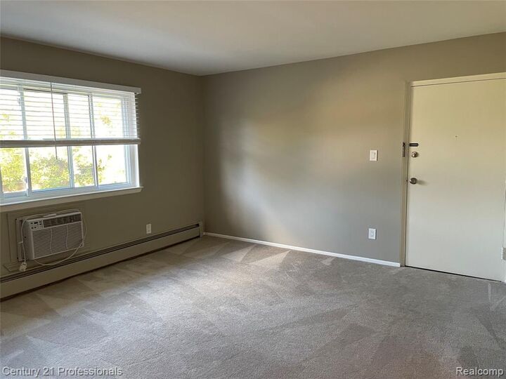 Property Photo:  810 Plate Street 205  MI 48307 