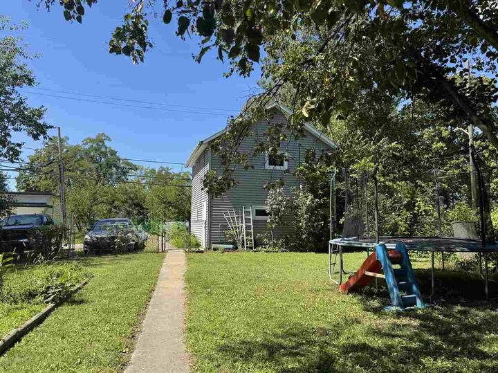 Property Photo:  306 N US Highway 27  IN 47341 