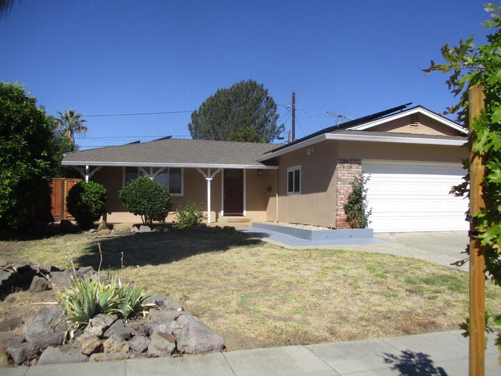 Property Photo: 911 Camellia Way CA 95117