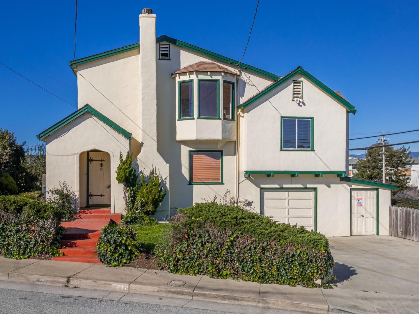Property Photo:  35 Sycamore Street  CA 95076 