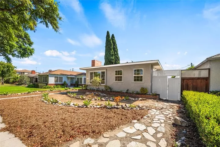 Property Photo:  3606 California  CA 90807 
