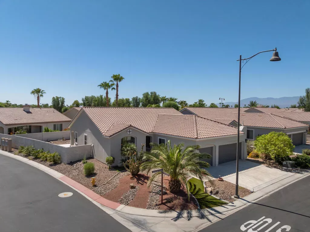 Property Photo:  40378 Corte San Carlos  CA 92203 