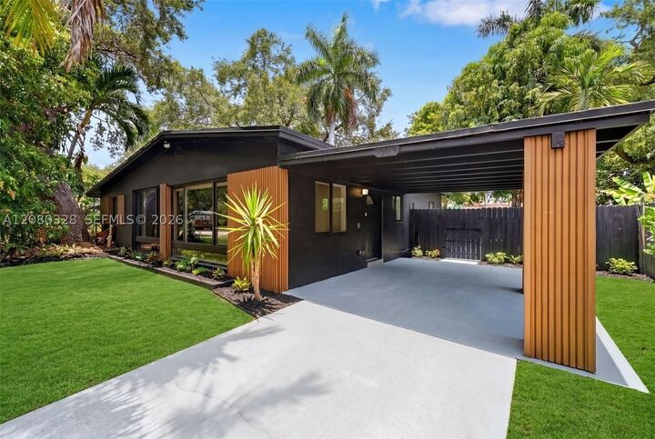 Property Photo: 1508 SW 20th Ave FL 33312