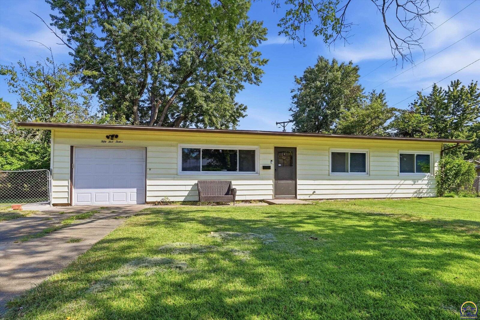 Property Photo:  5512 SW 18th St  KS 66604 
