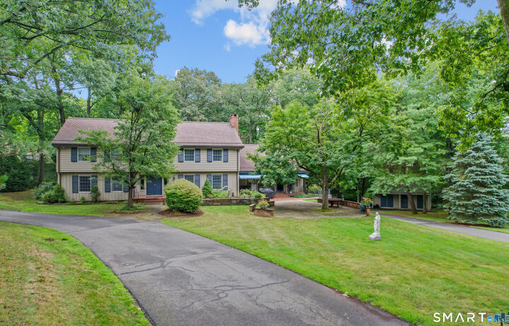 Property Photo: 132 Roslyn Drive CT 06052