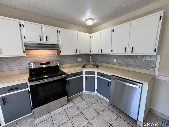Property Photo: 495 Scott Road 3 CT 06705