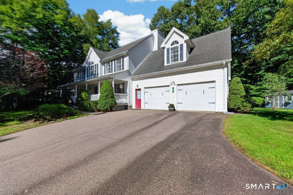 Property Photo:  28 Tanglewood Drive  CT 06365 