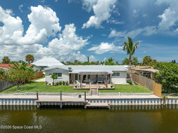 Property Photo: 452 Cardinal Drive FL 32937