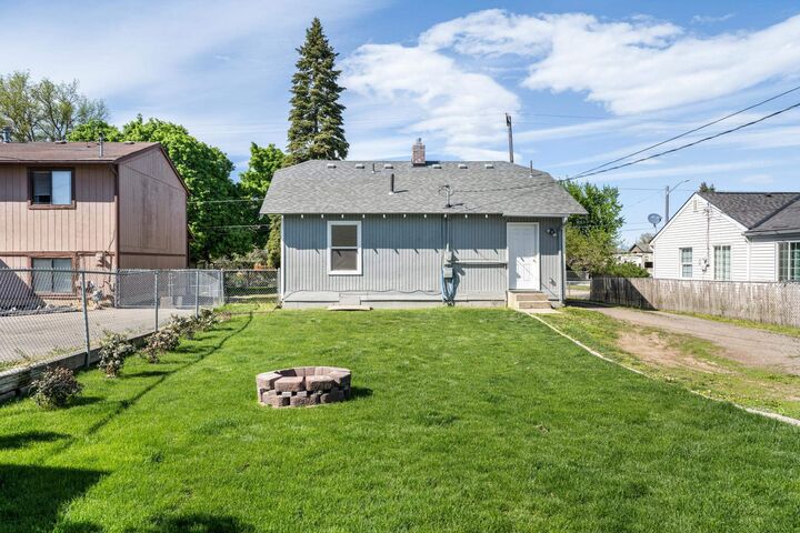 Property Photo: 3828 E 26th Ave WA 99223