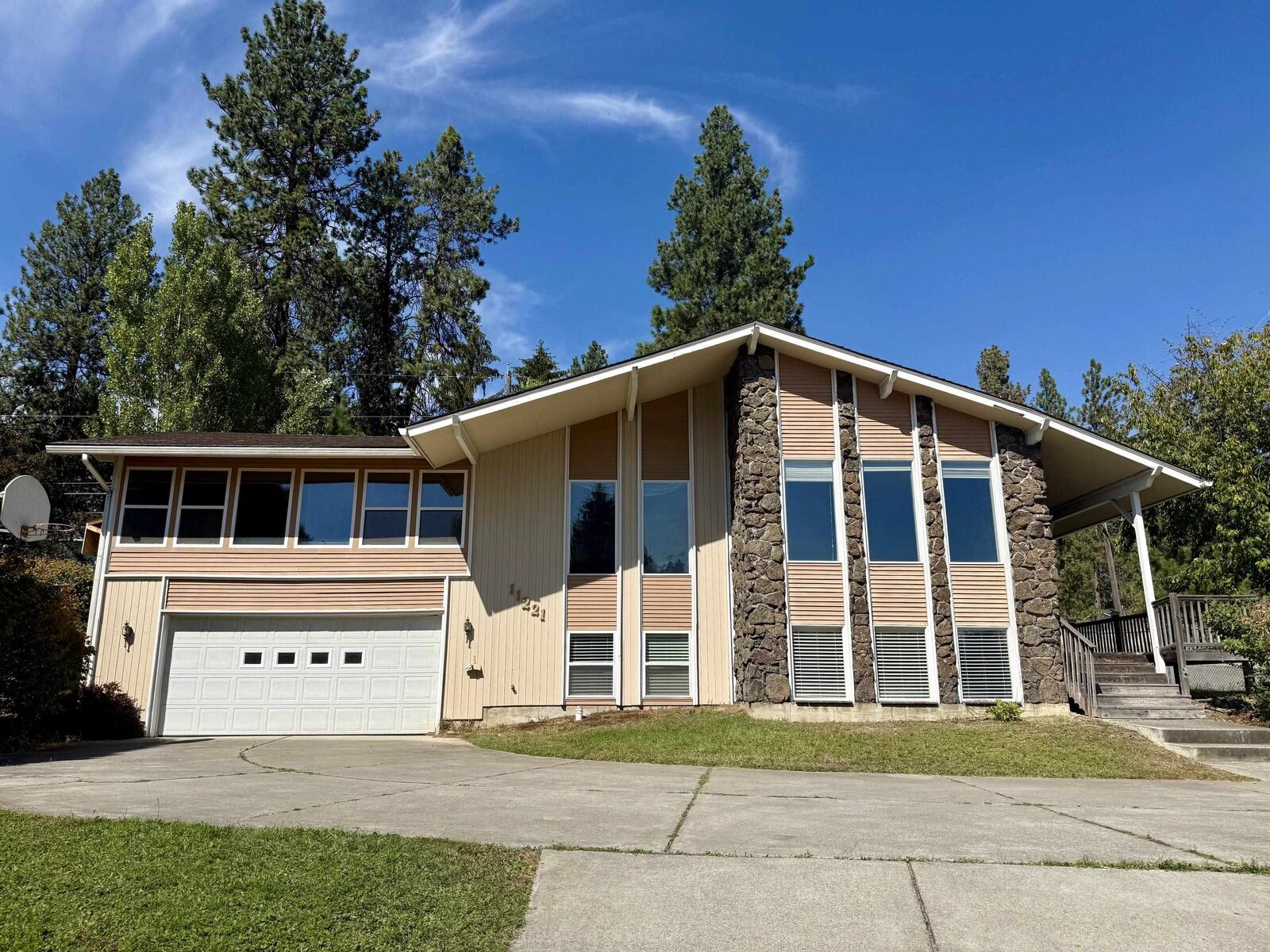 Property Photo: 11221 E 21st Ave WA 99206