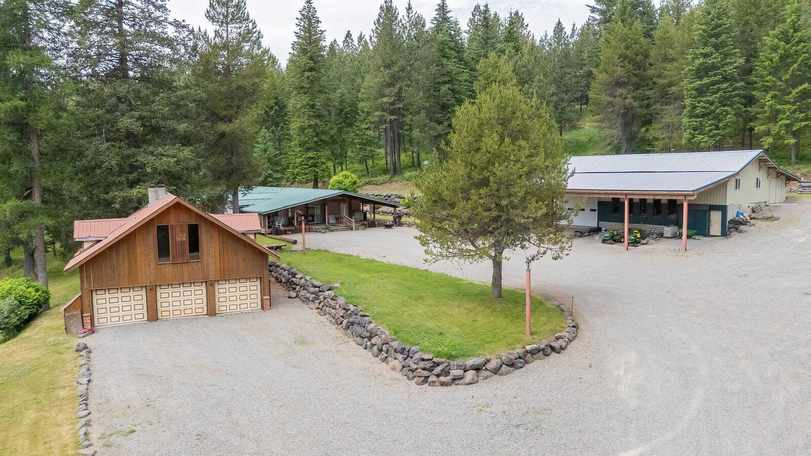 Property Photo: 20611 E Wallis Rd WA 99021