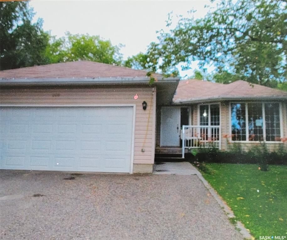 Property Photo: 209 1st Avenue N SK S0J 0E0