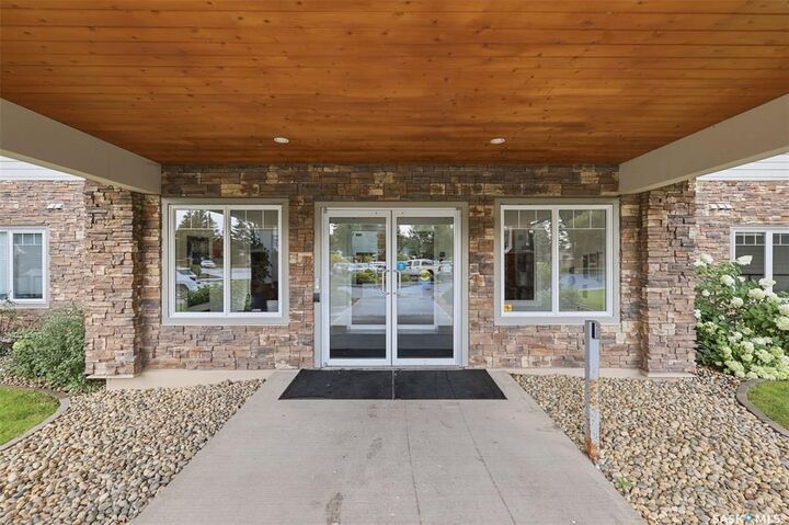 Property Photo: 1010 Ruth Street 115 SK S7J 4M9