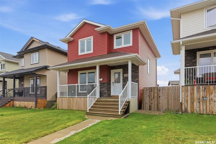 Property Photo:  518 Klassen Crescent  SK S7R 0G2 