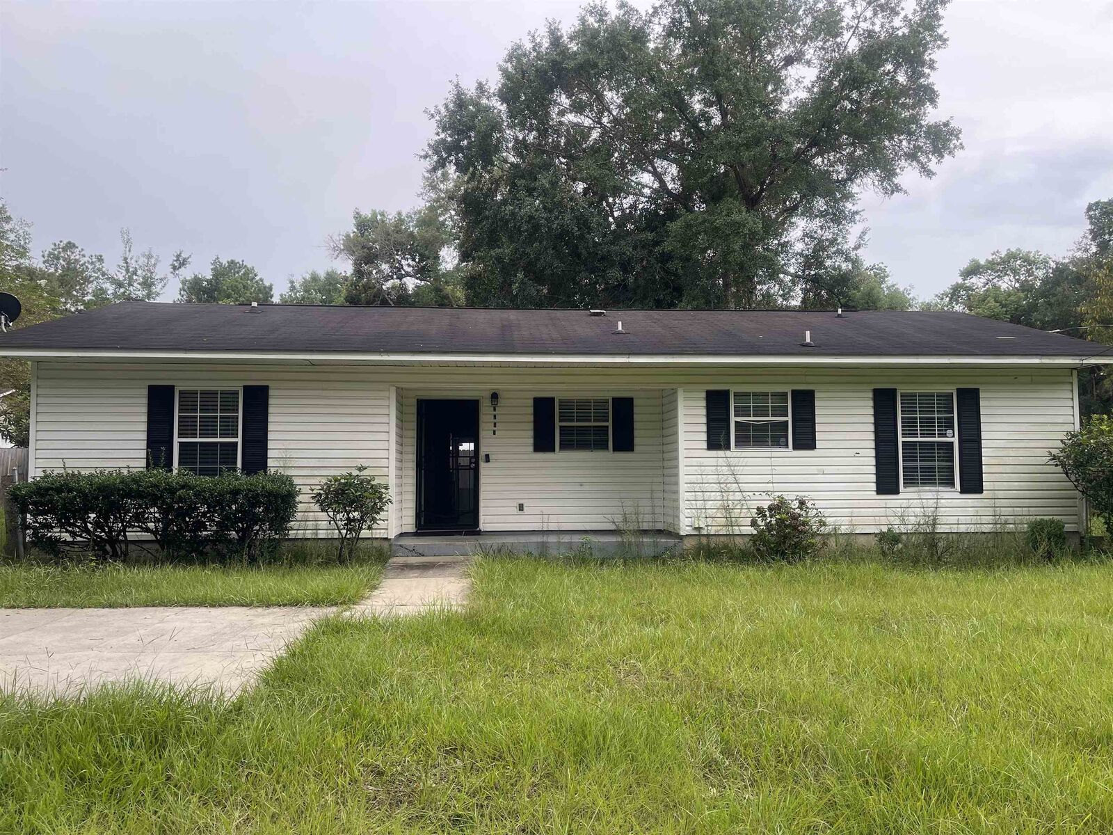 Property Photo: 2705 Roberts Avenue FL 32310