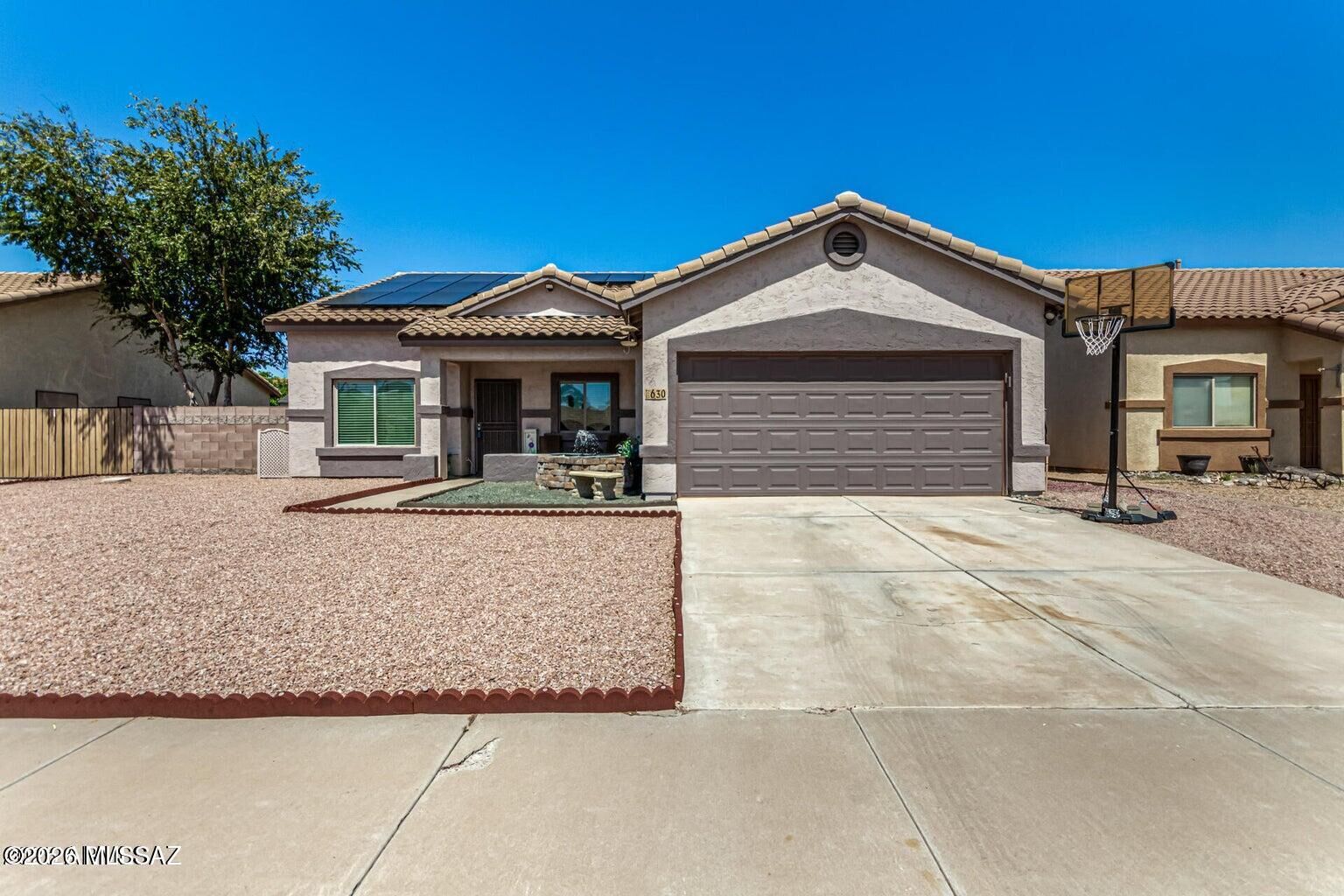 Property Photo: 630 E Racine Place AZ 85122