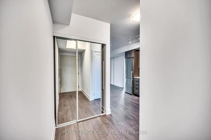 Property Photo:  2550 Simcoe Street N 905  ON L1L 0R5 