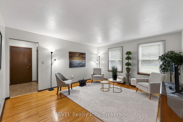 Property Photo:  36 Manor Road  ON L2N 3B5 
