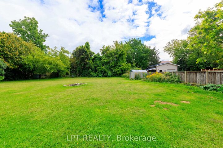 Property Photo:  837 Montsell Avenue  ON L0E 1S0 