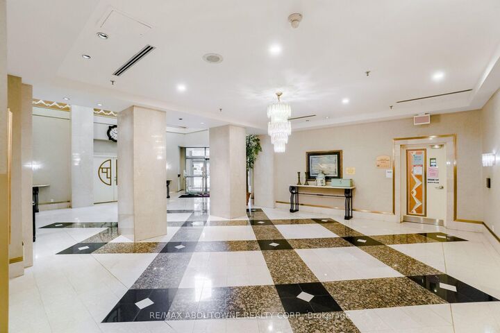 Property Photo: 88 Corporate Drive 705 ON M1H 3G6
