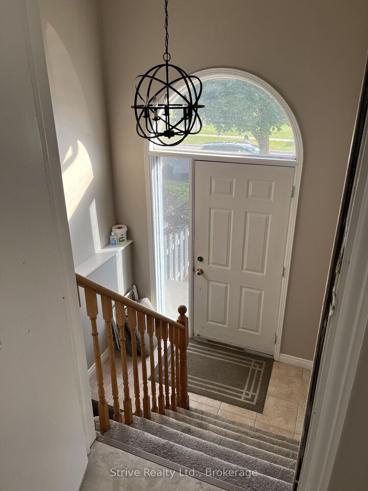 Property Photo:  1013 Attersley Drive  ON L1K 2G9 