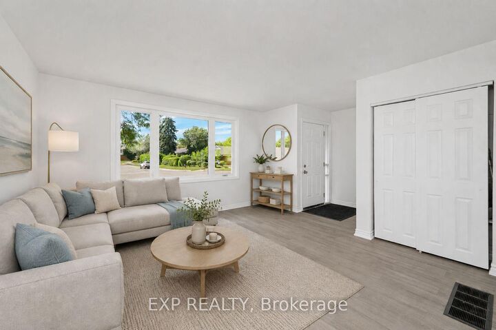 Photo de la propriété:  132 Heslop Road  ON L9T 1B4 