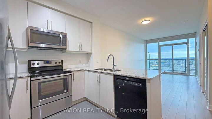 Property Photo:  3975 Grand Park Drive 1806  ON L5B 0K4 