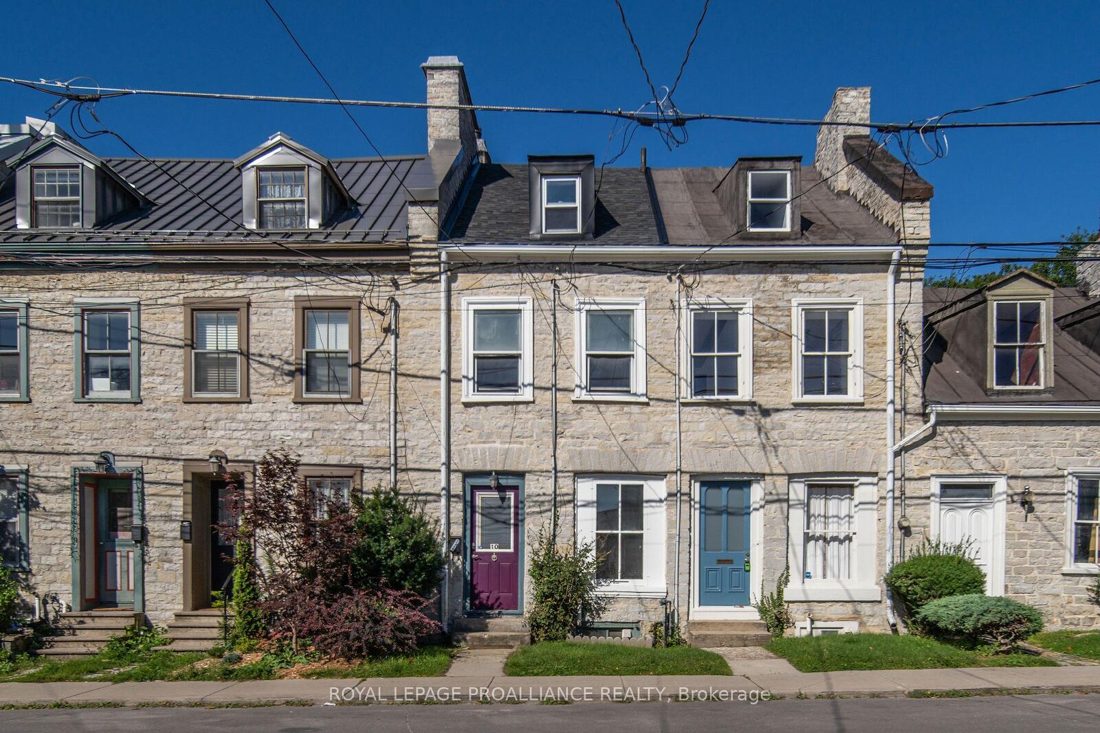 Property Photo:  10 Rideau Street  ON K7K 2Z6 