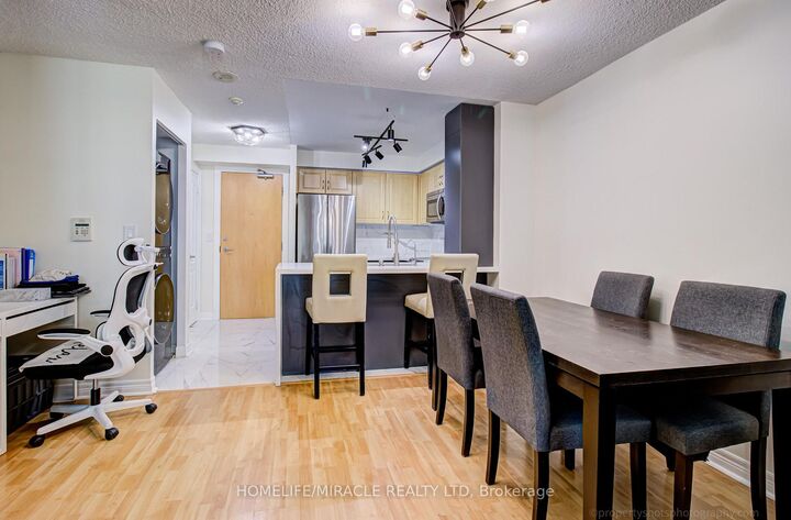 Property Photo: 212 Eglinton Avenue 705 ON M4P 0A3