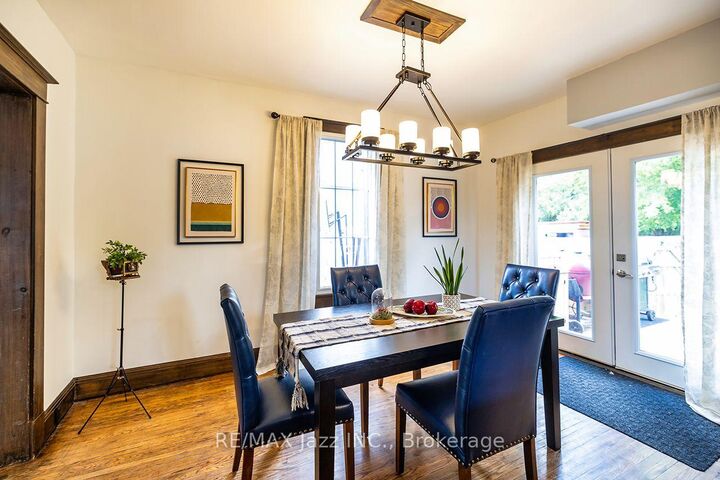 Property Photo:  180 Olive Avenue  ON L1H 2P2 