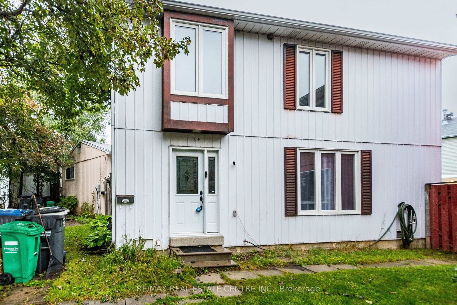 Property Photo:  19 Huntingwood Crescent  ON L6S 1S5 