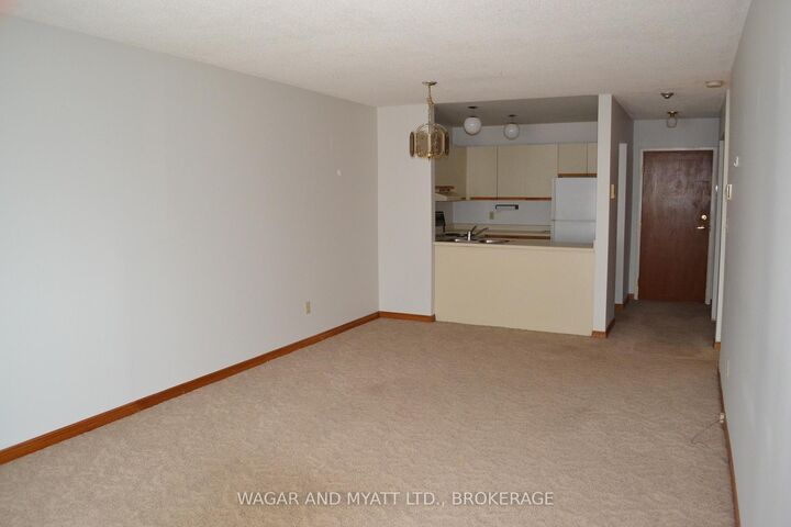 Property Photo:  9 Centre Street S 305  ON K7R 3X3 