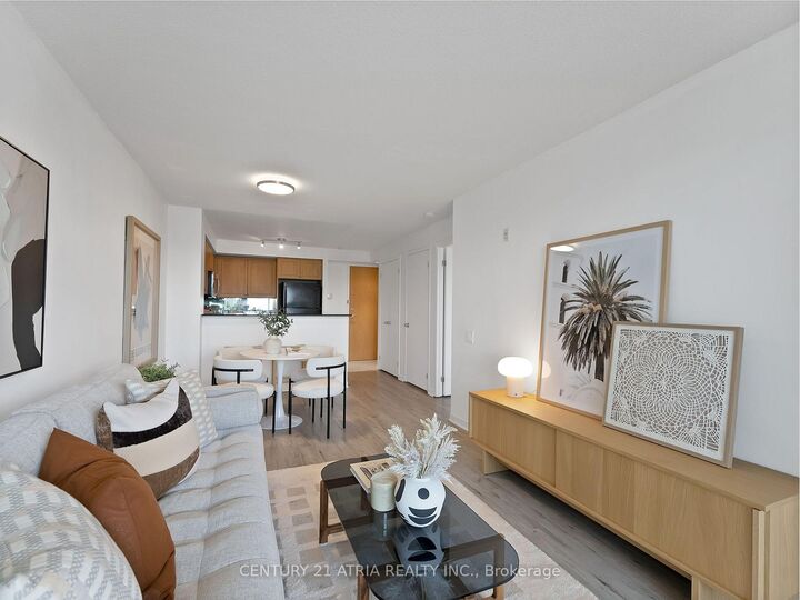 Property Photo:  1040 The Queensway Avenue N 502  ON M8Z 0A7 
