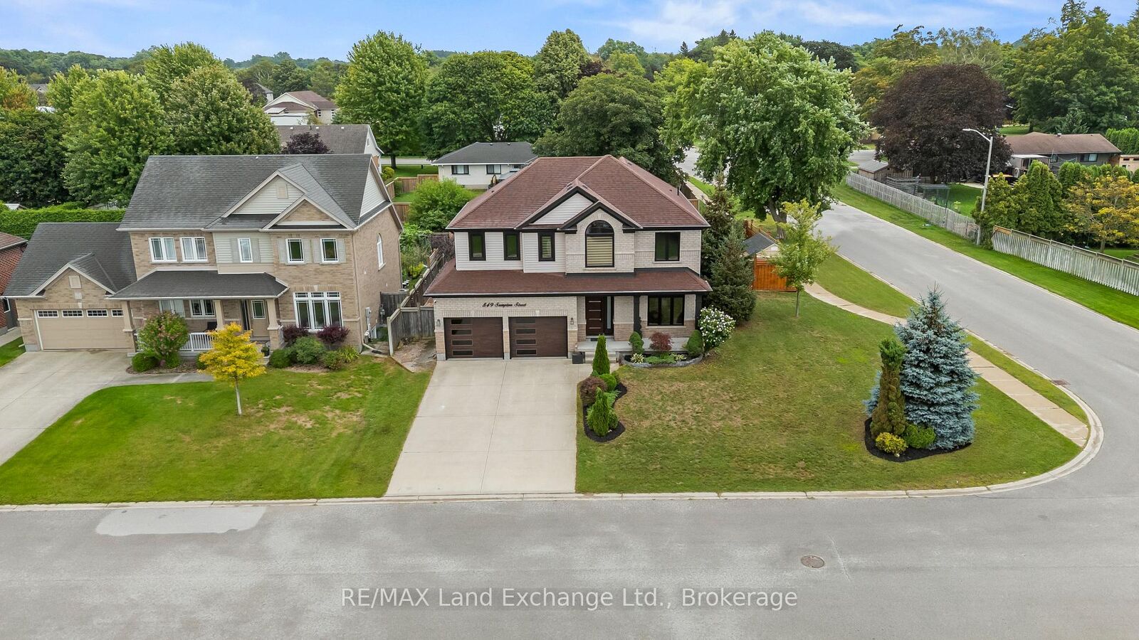 Property Photo:  849 Sumpton Street  ON N0H 2C2 