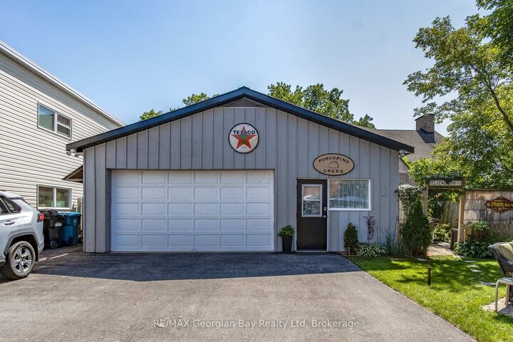Property Photo: 449 Elizabeth Street ON L4R 1Z7