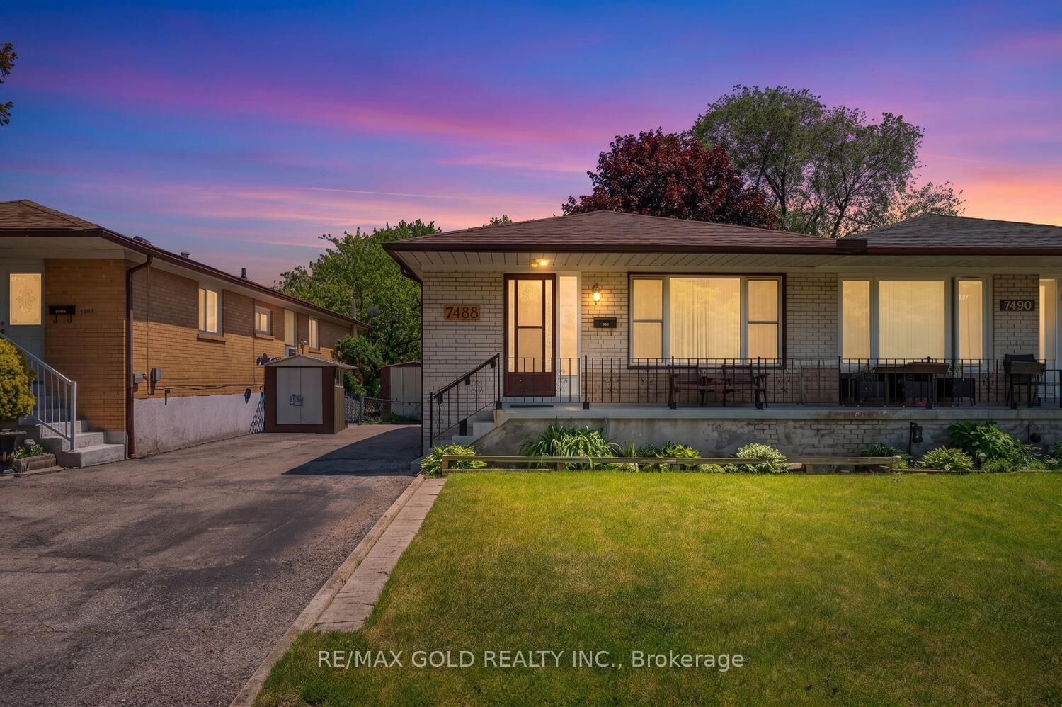 Property Photo:  7488 Discus Crescent  ON L4T 2V3 