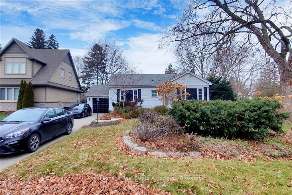 Property Photo:  925 Kingsway Drive Basement  ON L7T 3J1 