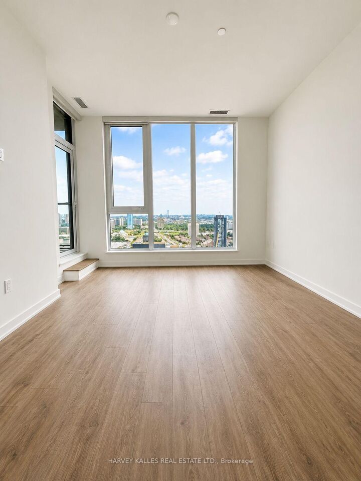 Property Photo:  5 Quarrington Lane 3405  ON M3C 0S5 