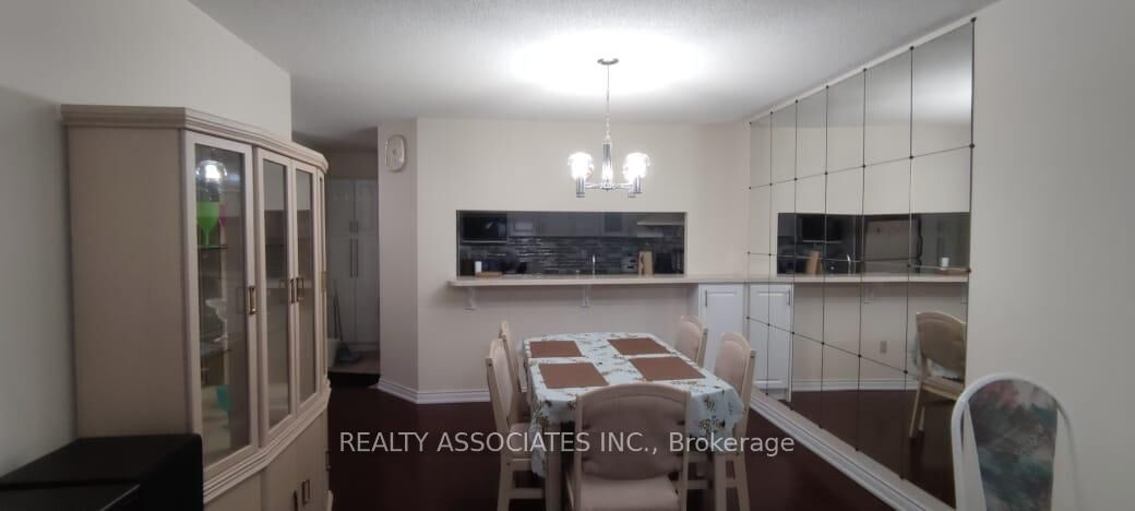 Property Photo:  330 Alton Towers Circle 1903  ON M1V 5H3 